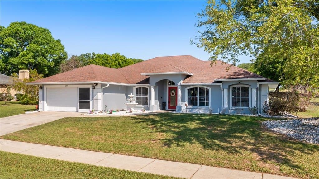 3 bedroom house for sale at 8925 Pebble Beach Pl Clermont 34711 - $475,000