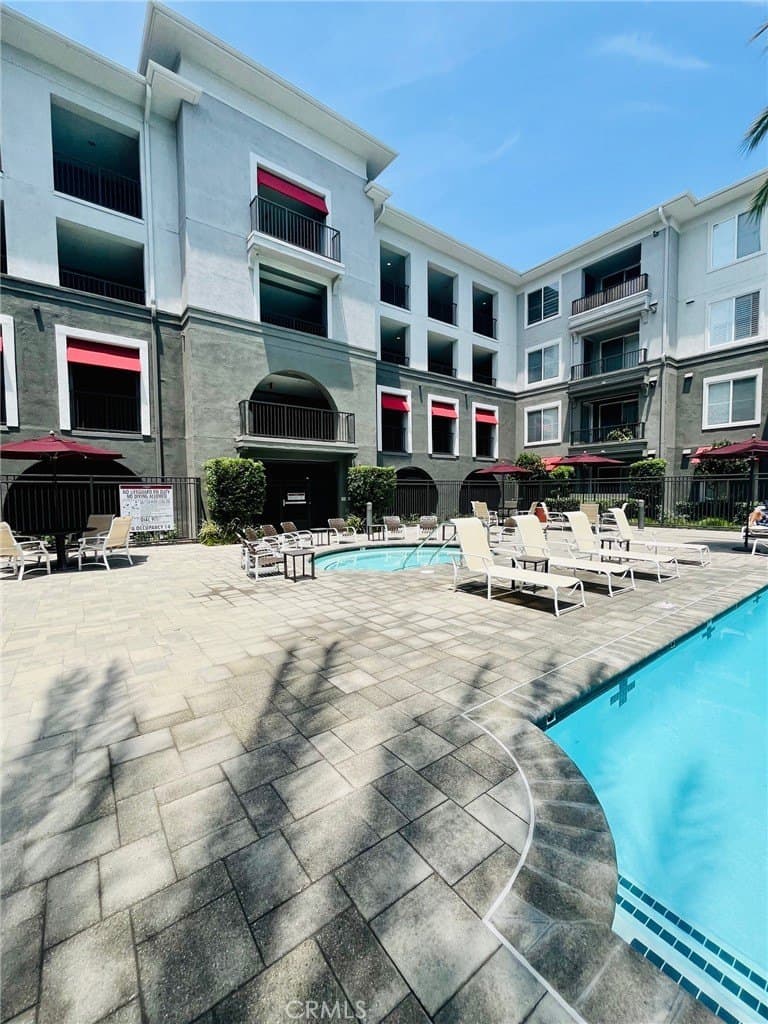 1 bedroom condo for sale at 1801 E Katella Ave Apt 1096 Anaheim - $489,000