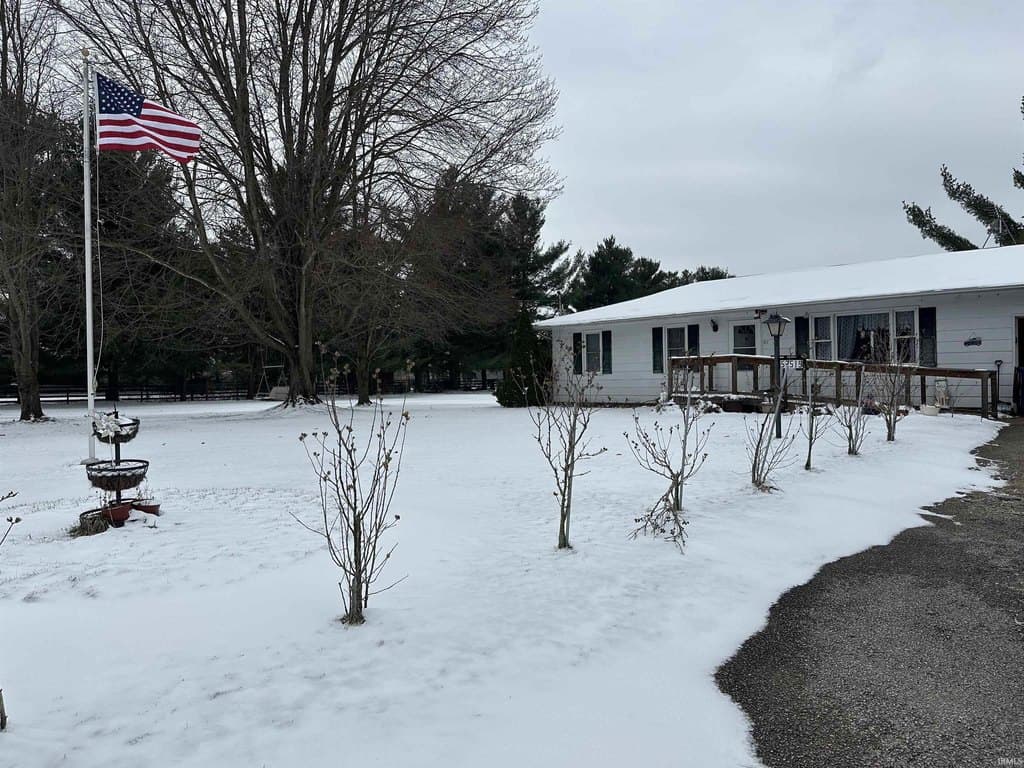 3 bedroom house for sale at 52519 County Road 35 Bristol - $274,900