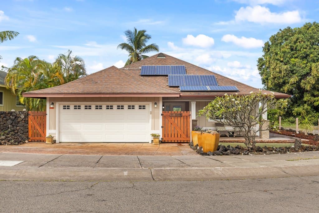 3 bedroom house for sale at 75-6204 Hookuku Moho Pl Kailua 96740 - $889,000