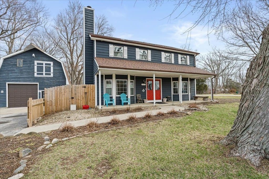 4 bedroom house for sale at 4309 Market St Crystal Lake 60012 - $424,975