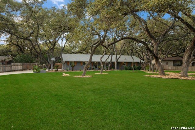 3 bedroom house for sale at 207 Zornia Dr Castle Hills - $625,000