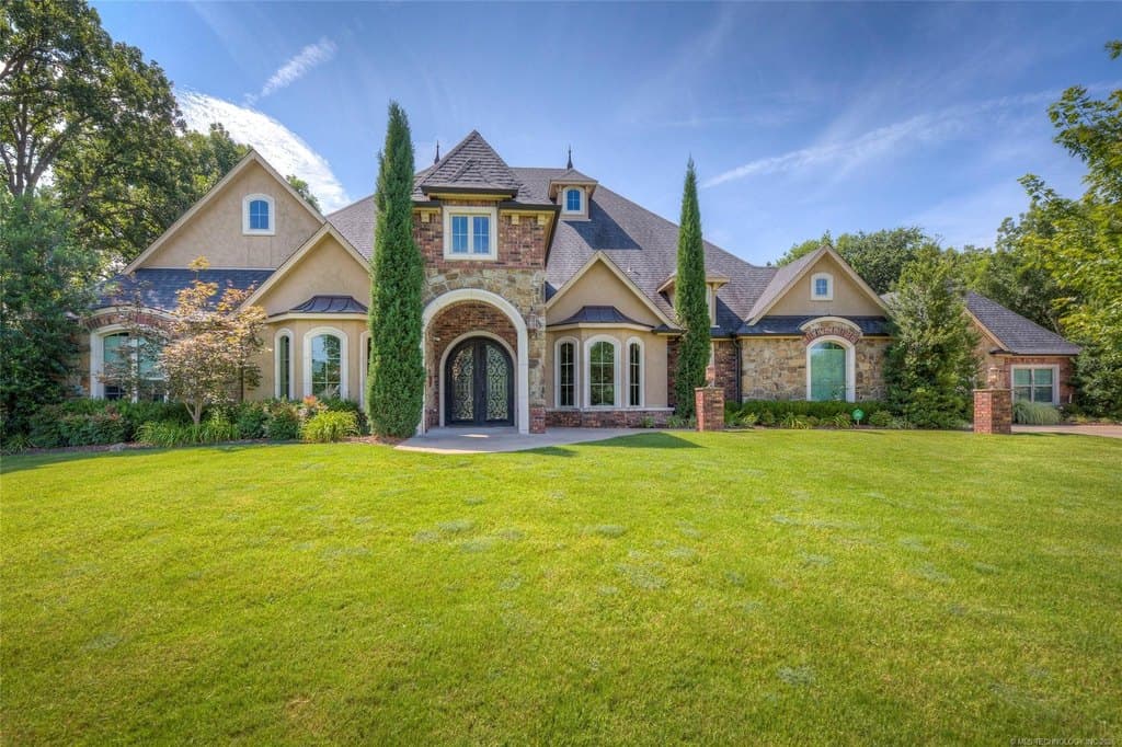5 bedroom house for sale at 17940 E Red Hawk Rd Owasso 74055 - $1,399,000