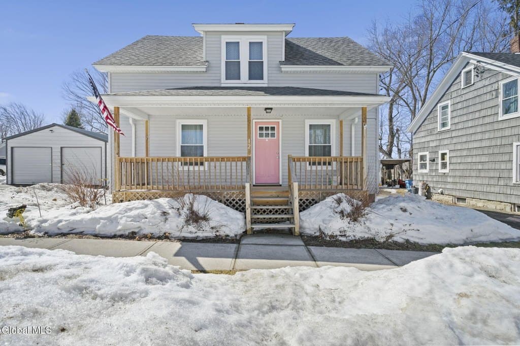 3 bedroom house for sale at 12 Elman St Broadalbin - $235,000