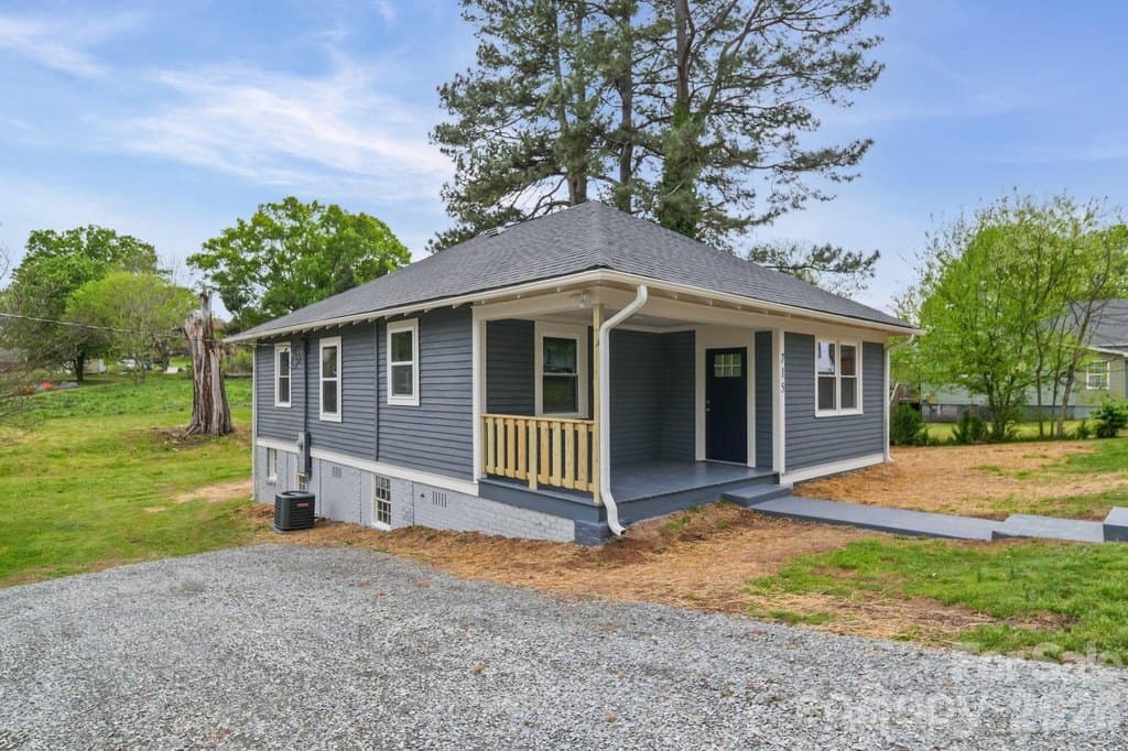 3 bedroom house for sale at 715 Wood St Albemarle - $195,000