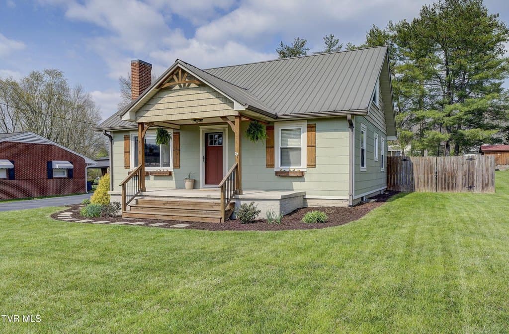 3 bedroom house for sale at 4238 Ivanhoe St Kingsport 37660 - $294,000