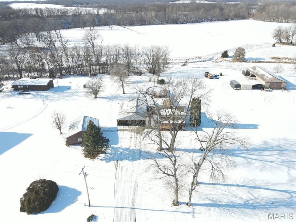 3 bedroom house for sale at 26154 US Highway 136 Spur Alexandria - $165,000