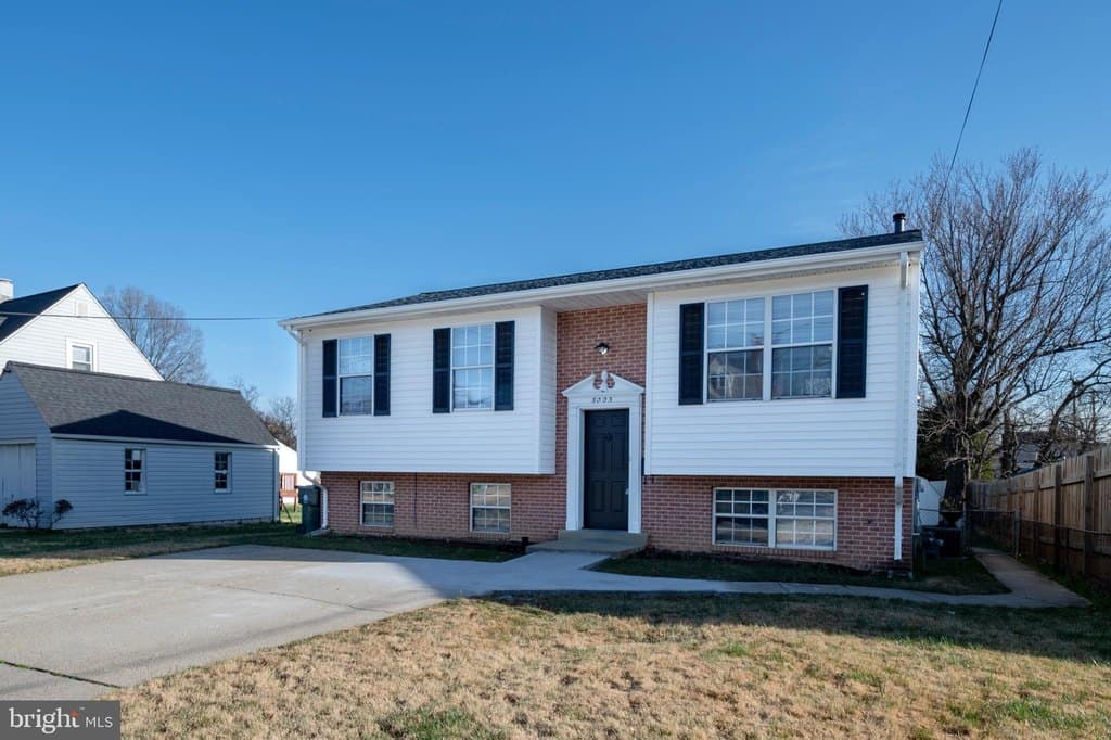 5 bedroom house for sale at 5005 Apache St College Park 20740 - $515,000