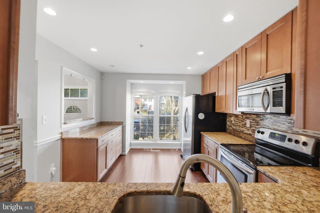 3 bedroom townhouse for sale at 10442 Spencer Ct Bowie - $410,500