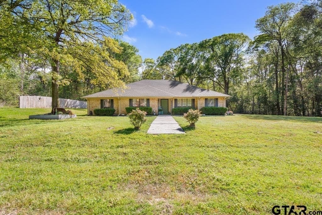 3 bedroom house for sale at 15428 Charlotte Ann Ln Tyler 75707 - $450,000