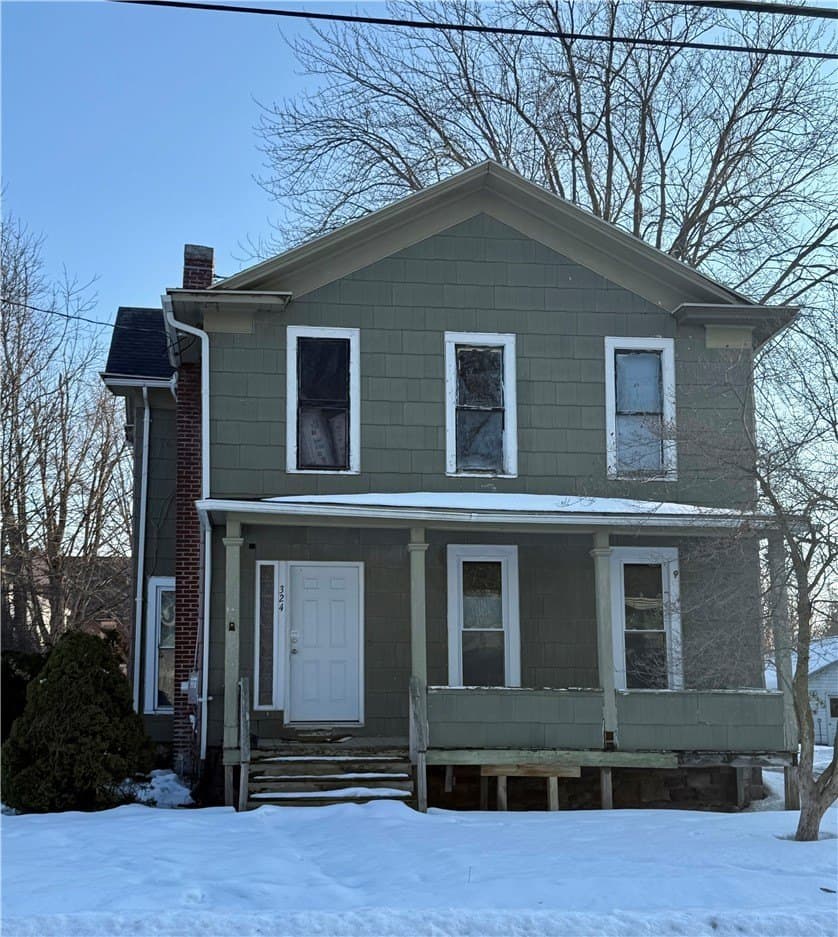 4 bedroom house for sale at 324 W Park St Albion - $49,900