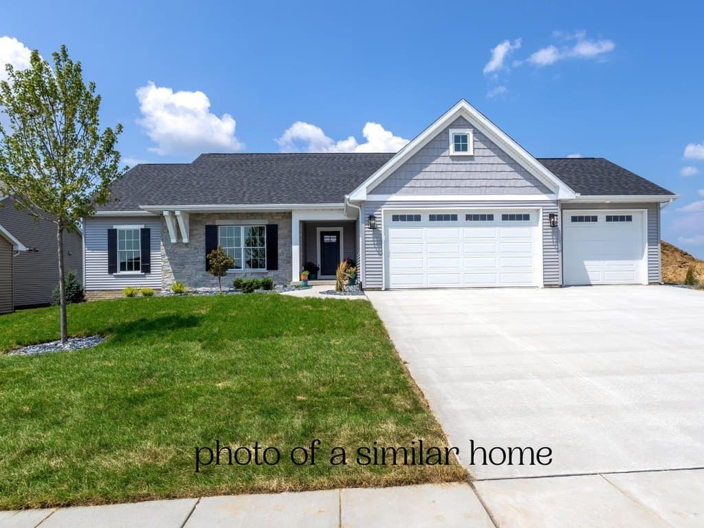 3 bedroom house for sale at 7001 Black Oak Dr Bettendorf - $631,900