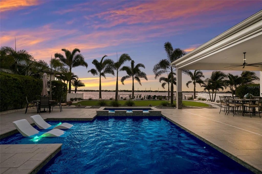 3 bedroom house for sale at 664 Regatta Way Bradenton - $3,700,000