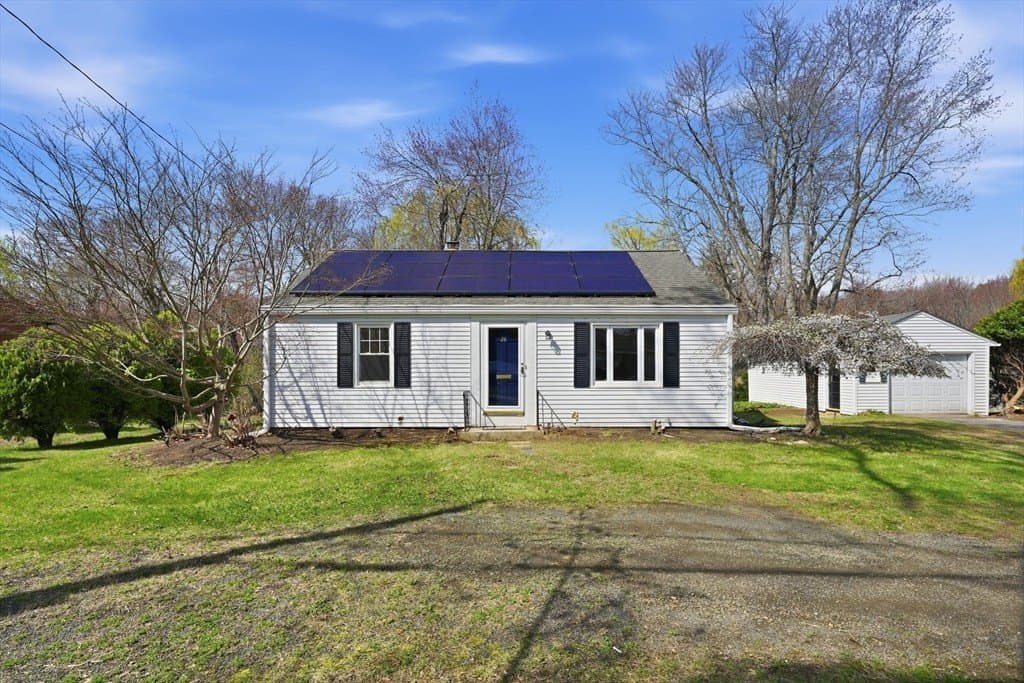 2 bedroom house for sale at 26 Haskell St Agawam Town - $285,000