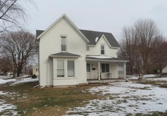 3 bedroom house for sale at 401 NE 3rd St Aledo - $29,000