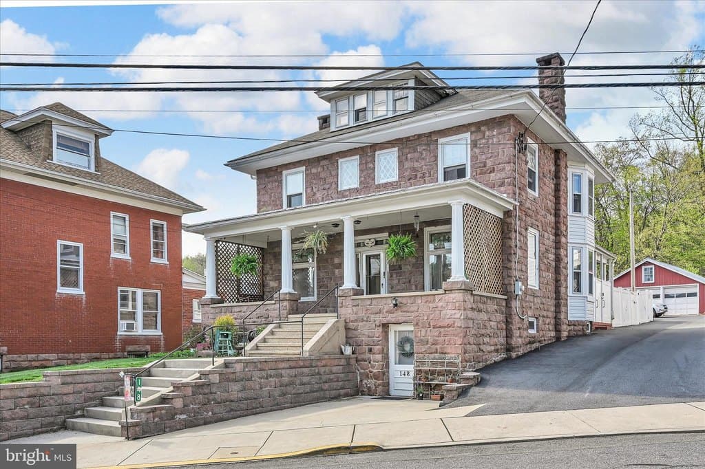 6 bedroom house for sale at 146 E Main St Adamstown - $560,000
