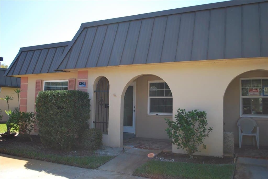 2 bedroom condo for sale at 4136 Stratford Dr Unit 4136 Beacon Square - $126,500
