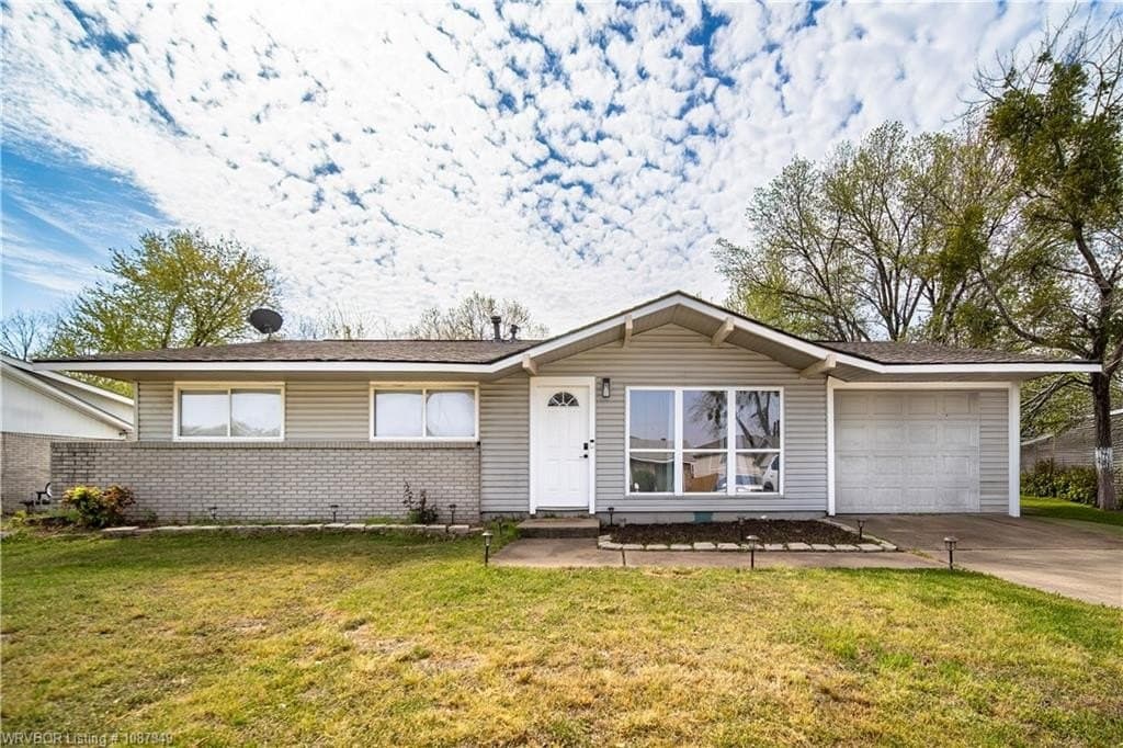 3 bedroom house for sale at 7800 Colony Ln Fort Smith 72908 - $230,000