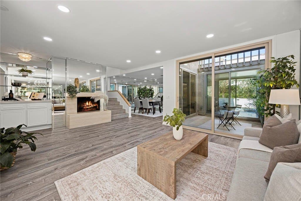 2 bedroom townhouse for sale at 6515 E Circulo Dali Anaheim - $949,000