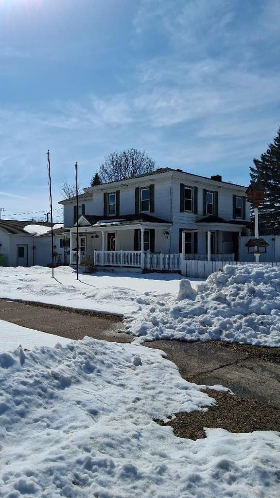 4 bedroom house for sale at 307 S Spring St Augusta - $249,000