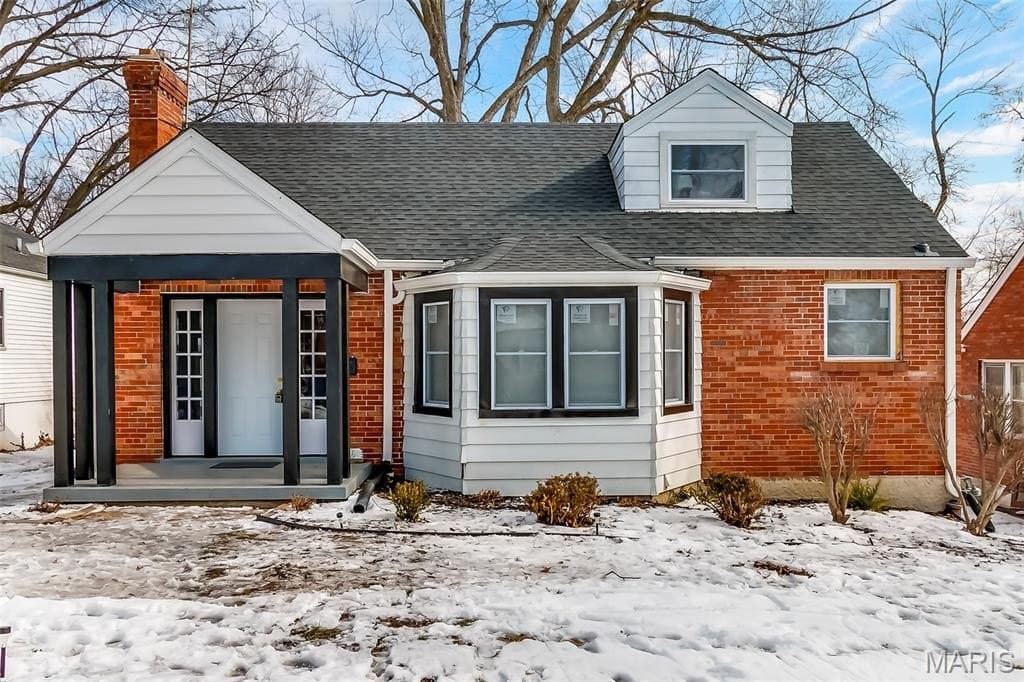 3 bedroom house for sale at 216 S Hartnett Ave Ferguson 63135 - $179,900