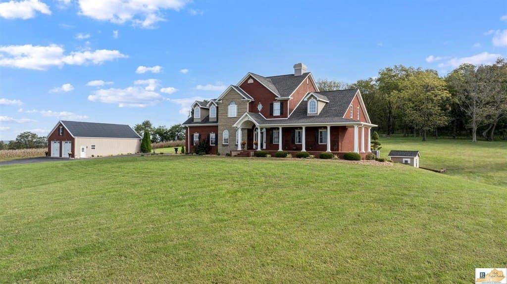 7 bedroom house for sale at 682 Wilson Rd Cave City - $1,215,000