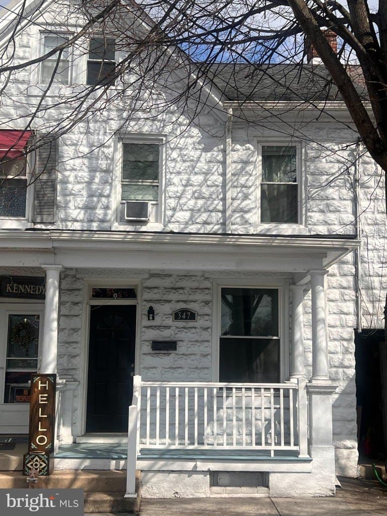 3 bedroom townhouse for sale at 347 E Louther St Carlisle - $165,000