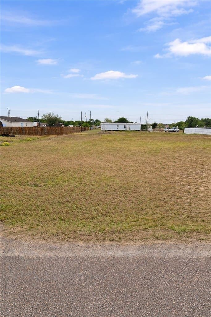 land for sale at 118 Zaragosa Dr Lot 35 Alice - $21,000