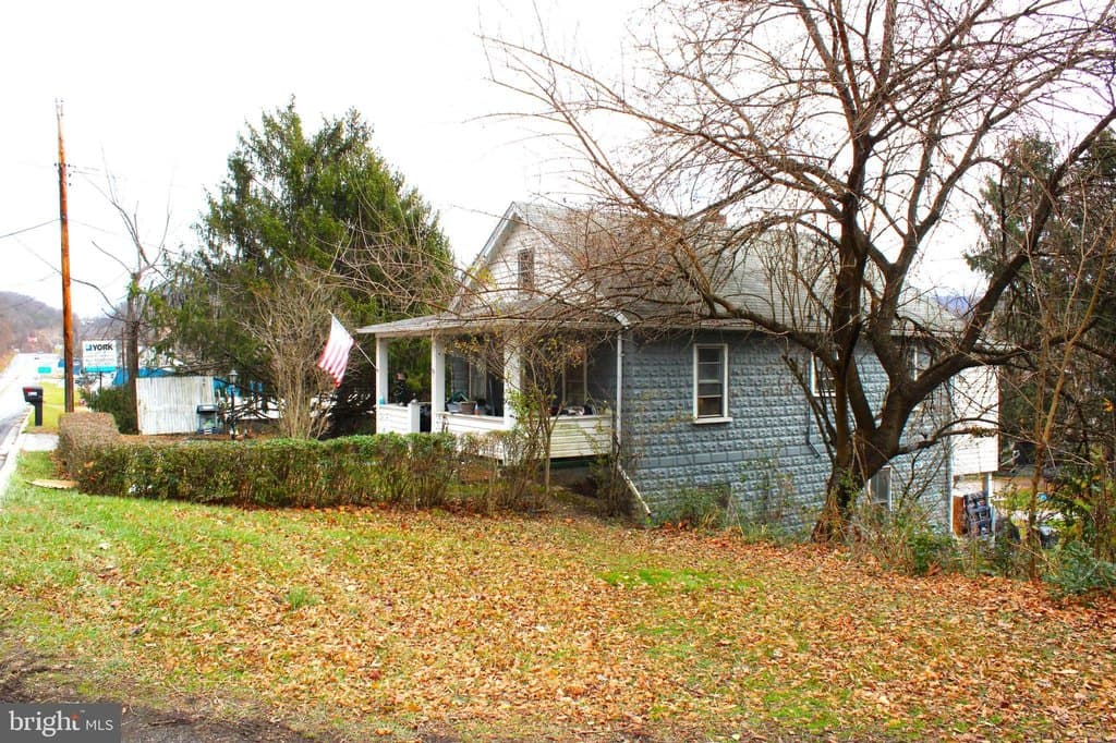3 bedroom house for sale at 11902 McMullen Hwy SW Bowling Green - $264,900
