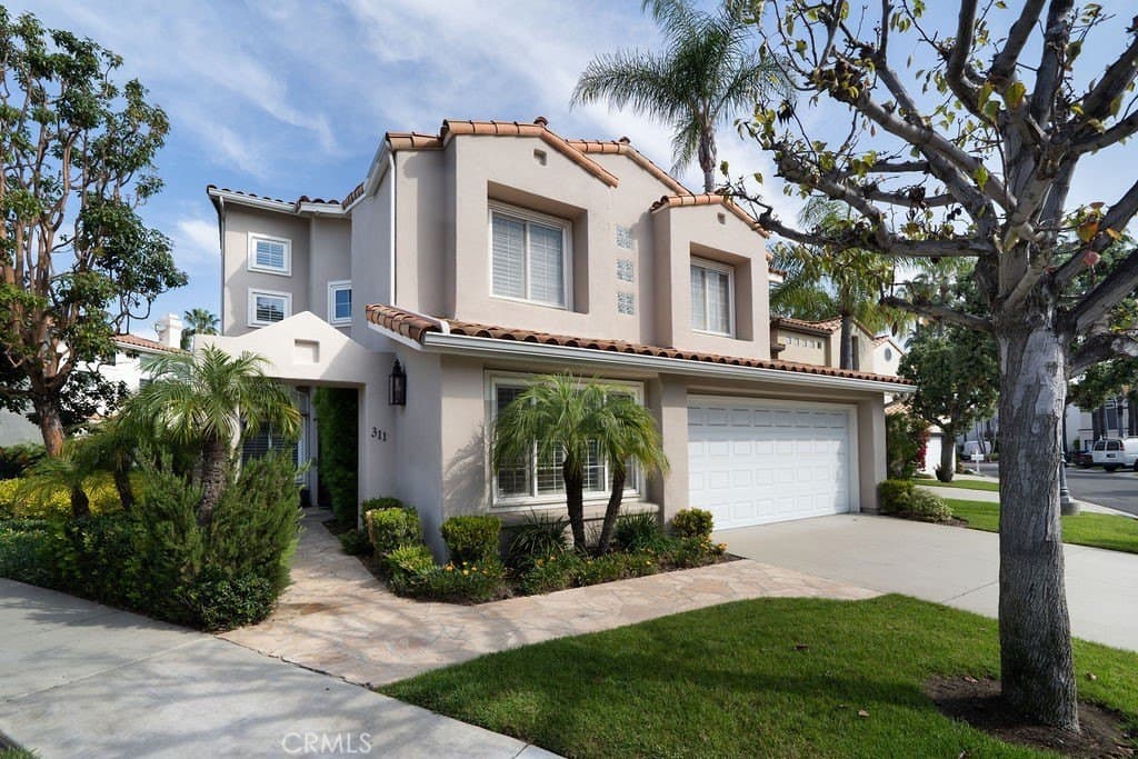 4 bedroom house for sale at 311 Long Pt Long Beach - $2,200,000