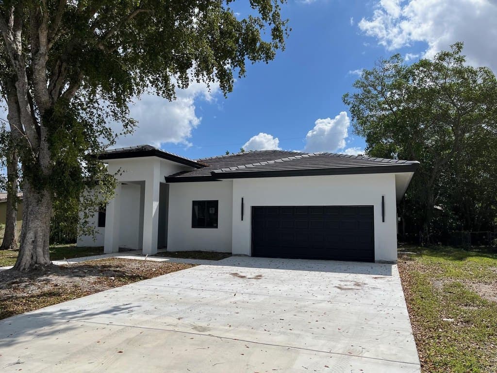 3 bedroom house for sale at 4117 NW 79th Ave Coral Springs - $799,000