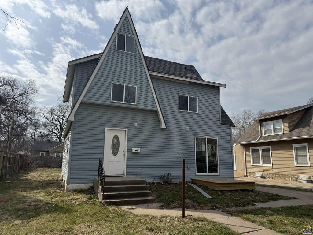 3 bedroom house for sale at 1609 SW Wayne Ave Topeka 66604 - $185,000