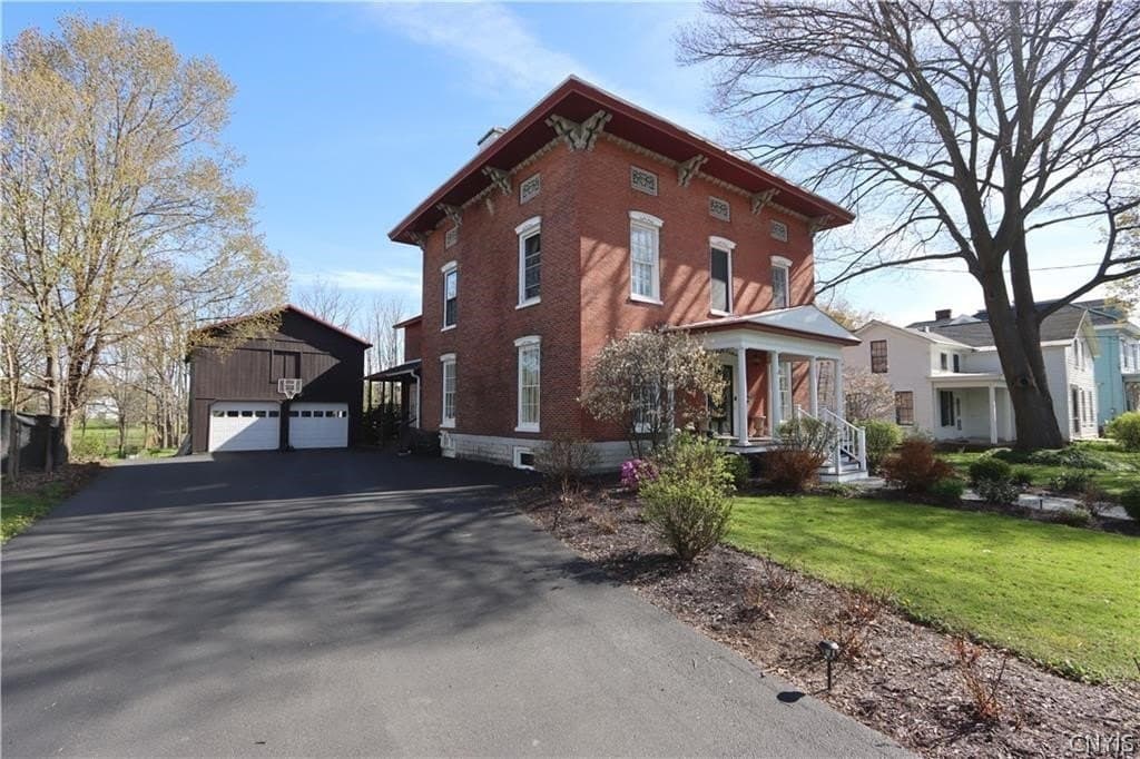 5 bedroom house for sale at 54 E Church St Adams - $515,000
