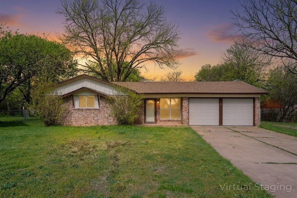 3 bedroom house for sale at 308 Jasmine Ct Burleson - $215,000