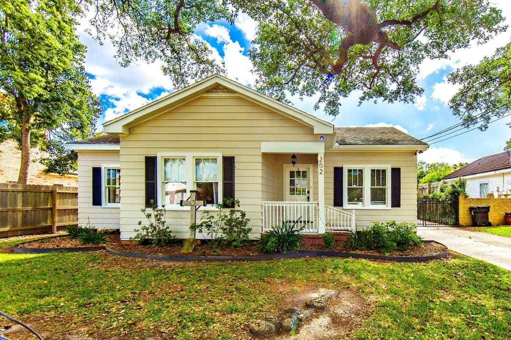 3 bedroom house for sale at 202 Maple Ave Houma 70364 - $199,900