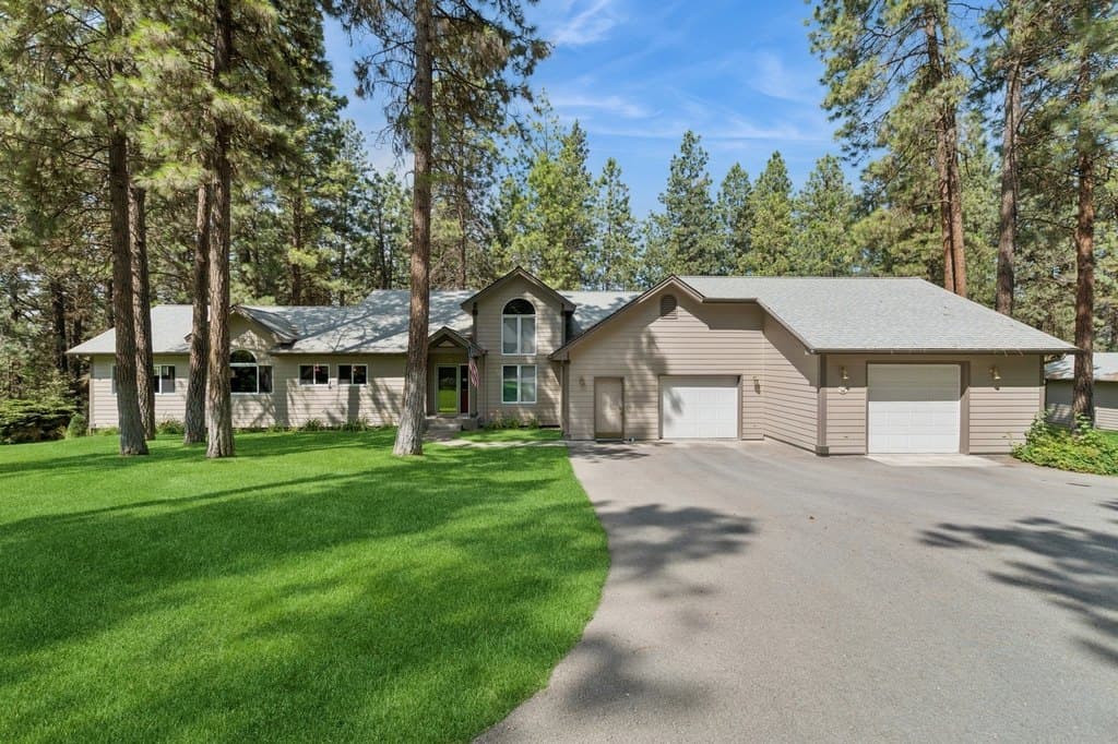 3 bedroom house for sale at 231 White Pine Rd Kalispell 59901 - $899,000