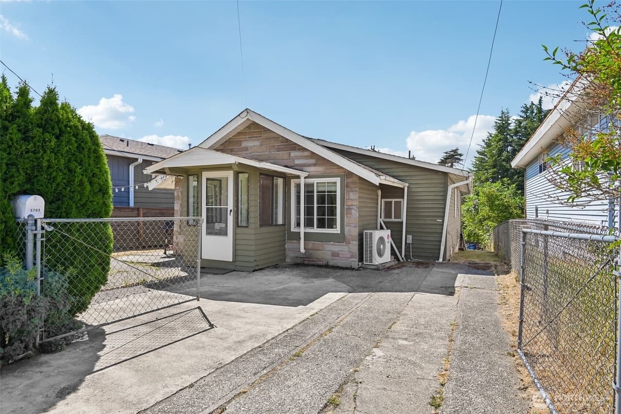 3 bedroom mobile home for sale at 8703 16th Ave SW Tacoma 98106 - $599,000