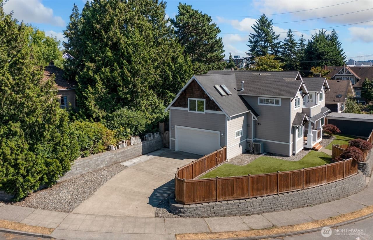 4 bedroom mobile home for sale at 7208 8th Ave NE Tacoma 98115 - $1,282,000