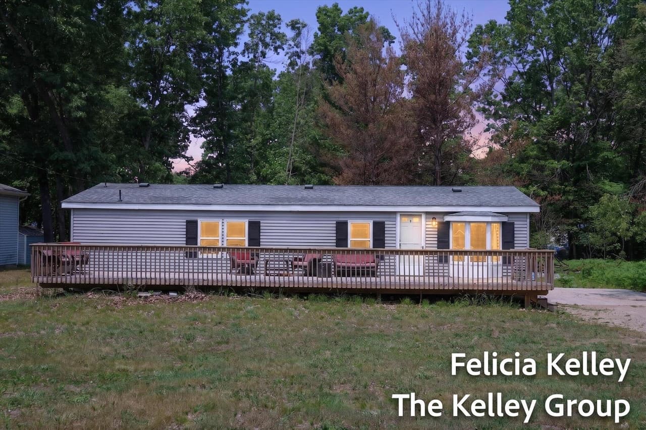 2 bedroom home for sale at 17158 Seneca Ct Allendale 49329 - $159,000