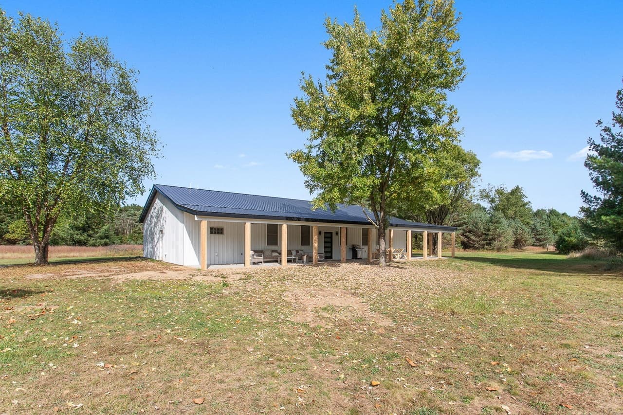 4 bedroom mobile home for sale at 7924 S Beech Ave Allendale 49329 - $475,000