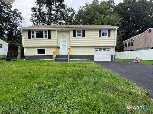 3 bedroom mobile home for sale at 17 Forest Ln Bridgeport 06002 - $399,900