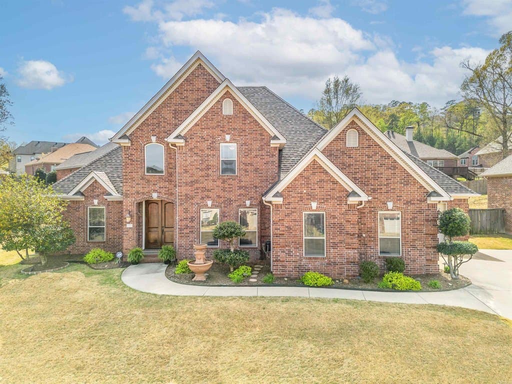 4 bedroom house for sale at 141 Mountain Valley Dr Maumelle 72113 - $589,900