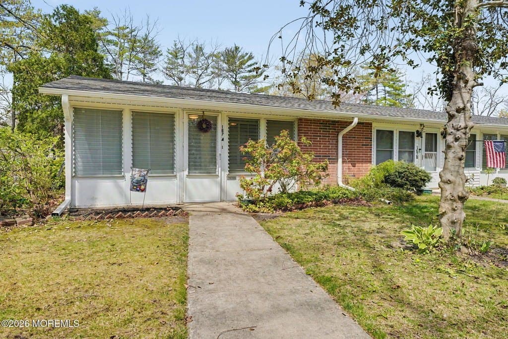 2 bedroom condo for sale at 167A Huntington Dr Leisure Village 08701 - $179,000