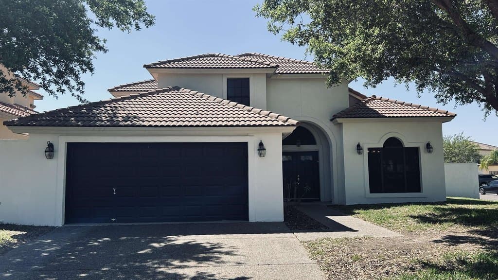 3 bedroom house for sale at 321 Lake Carnegie Ct Laredo - $430,000