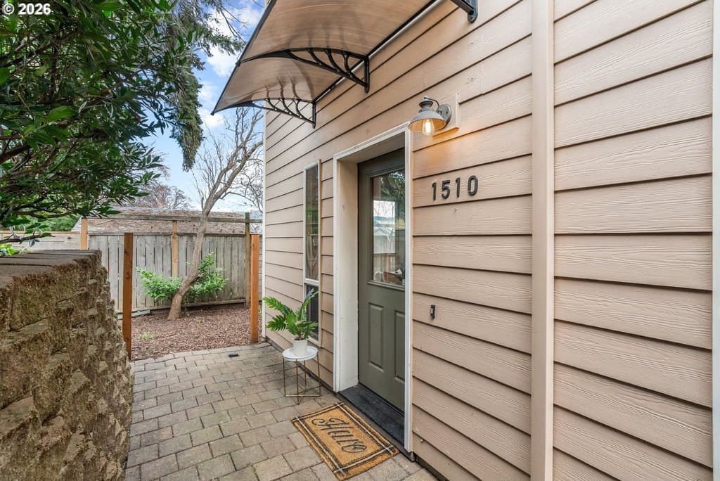 2 bedroom condo for sale at 1510 Lincoln St Hood River 97031 - $600,000