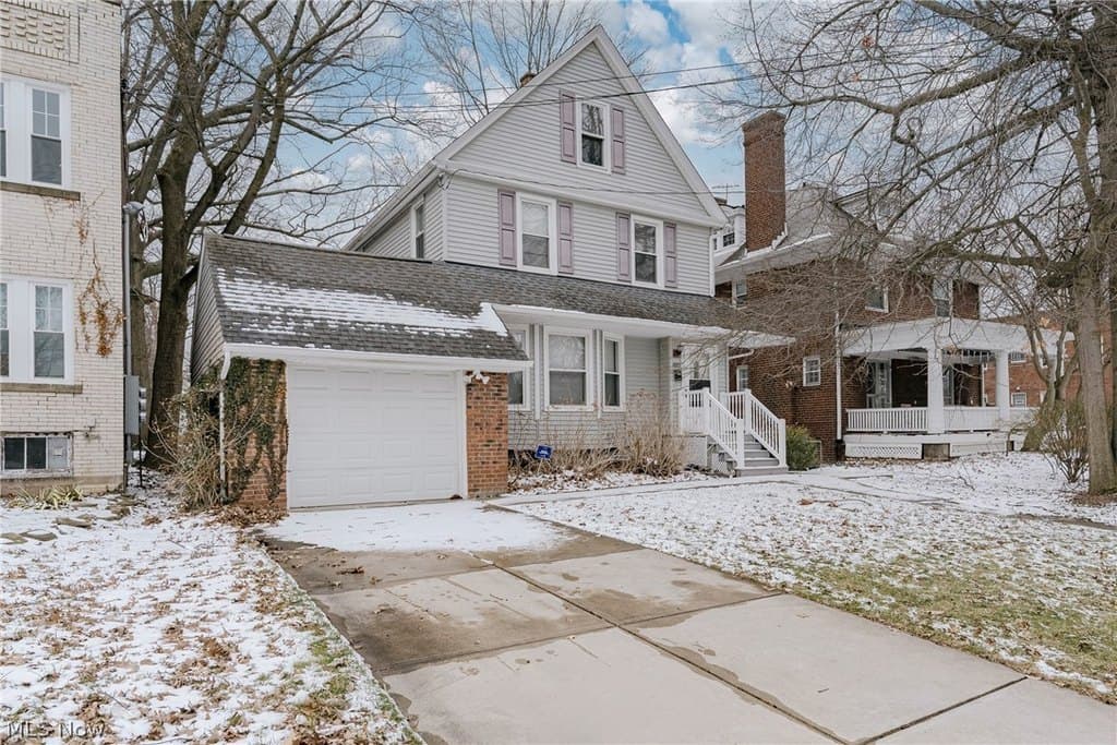 5 bedroom house for sale at 14915 Clifton Blvd Lakewood 44107 - $389,000