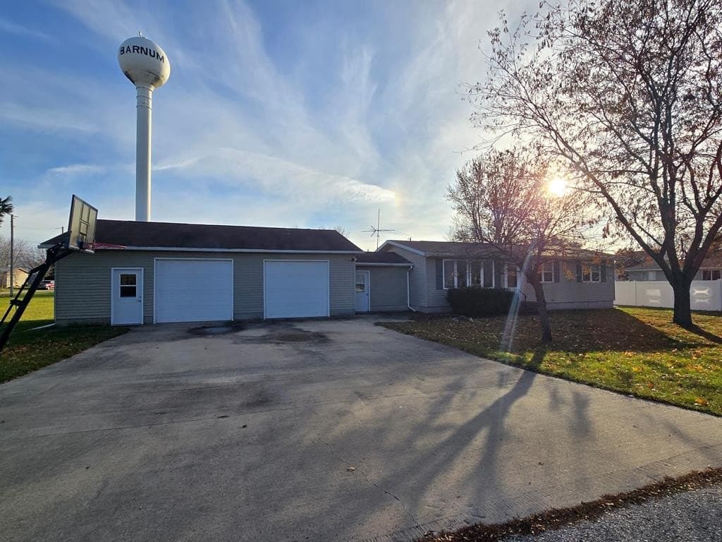 3 bedroom house for sale at 415 Park Ln Barnum - $165,000