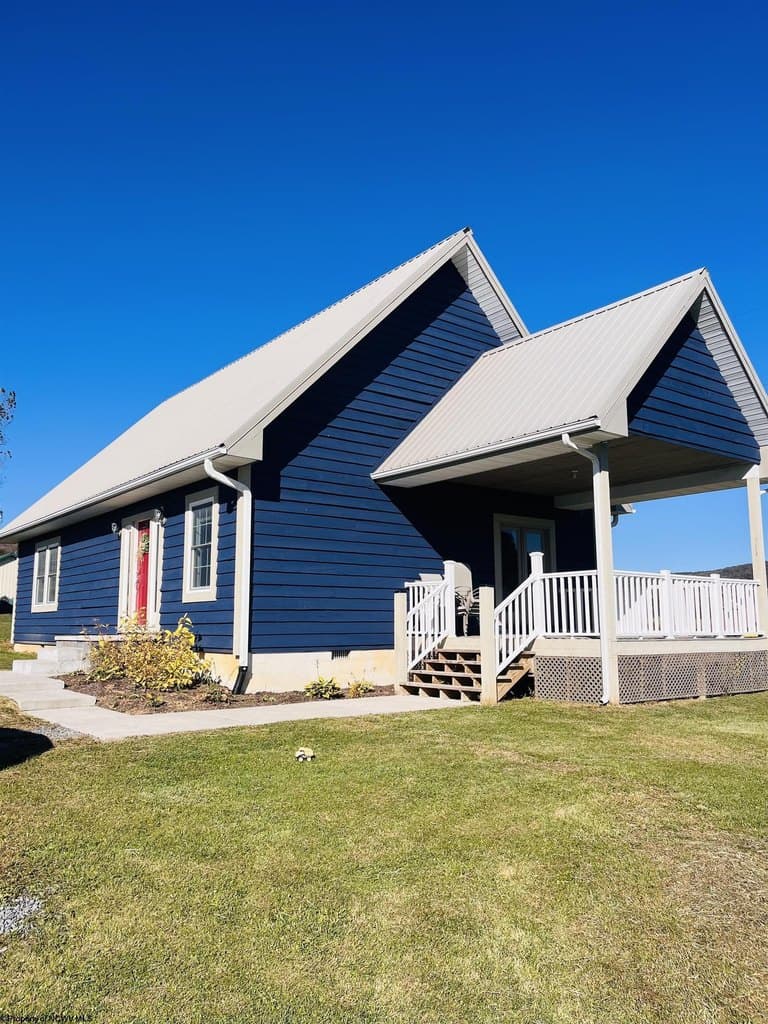 3 bedroom house for sale at 74 Substation Dr Aurora - $240,000