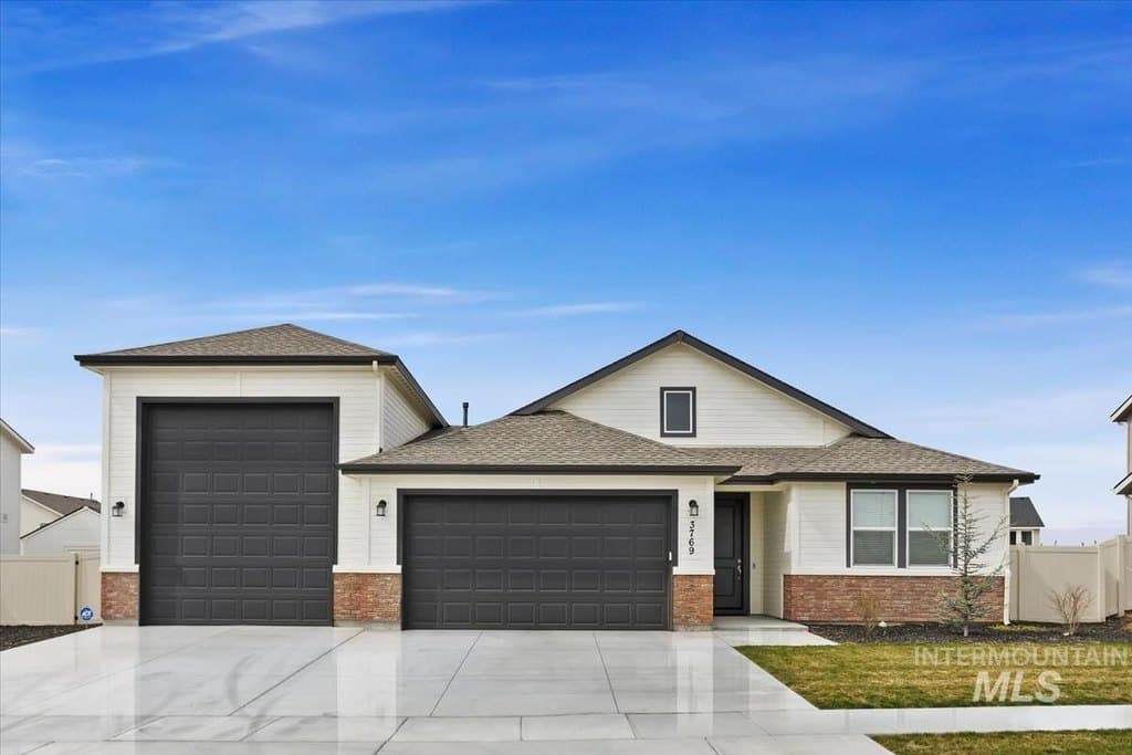 3 bedroom house for sale at 3769 S Angel Falls Way Nampa 83686 - $617,500