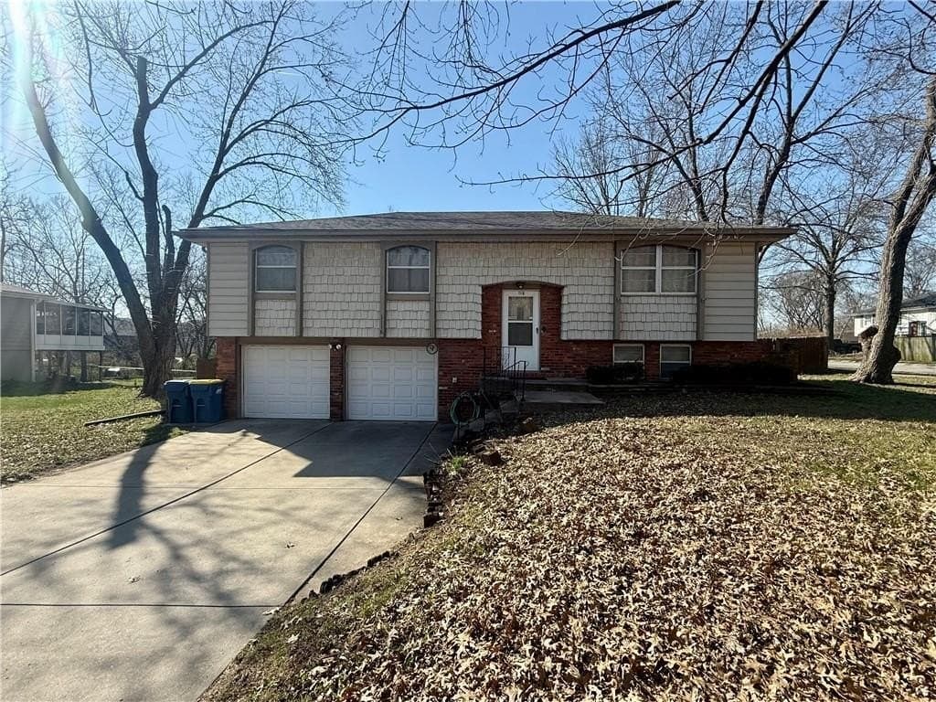 3 bedroom house for sale at 1116 Owen Dr Liberty 64068 - $260,000